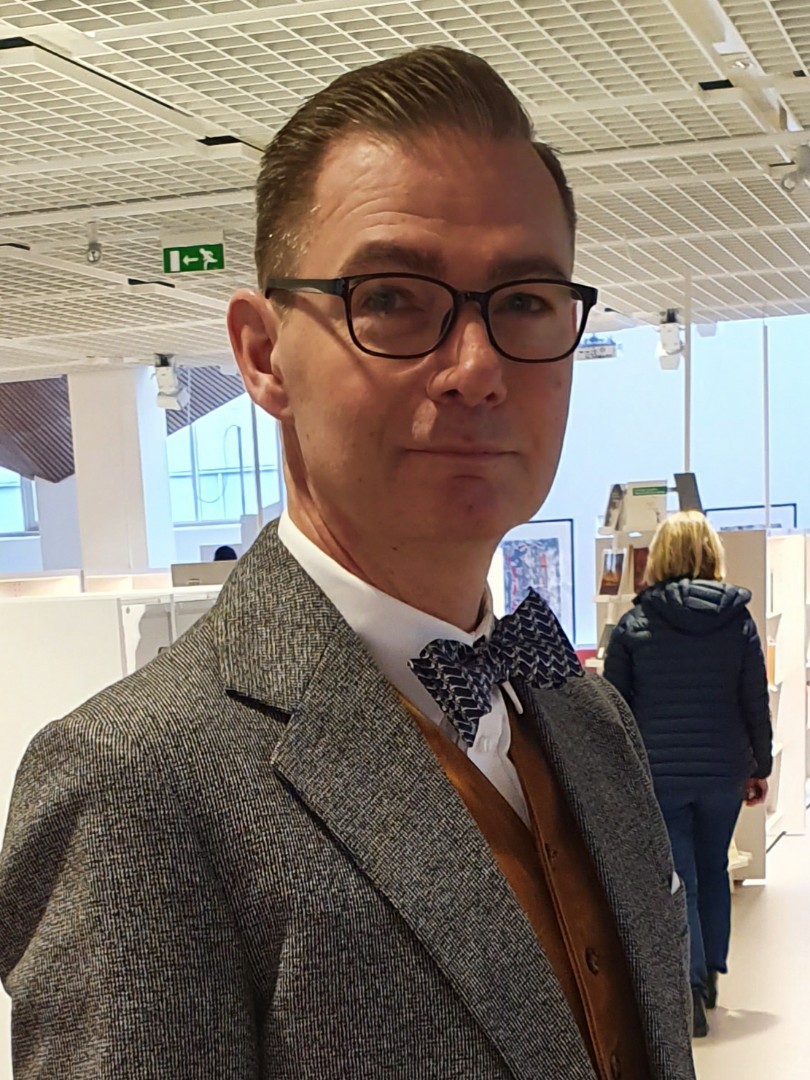 59. Boksläpp och författarbesök: Magnus Cadier, aktuell med nya romanen “När tredje stjärnan tänds”